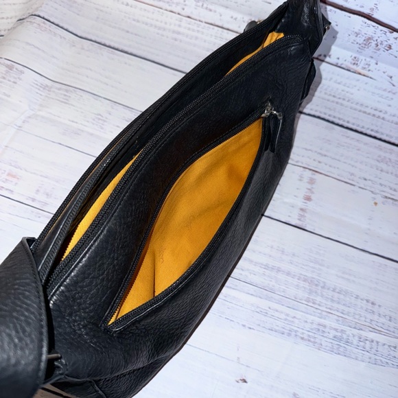 Icon L.A. Shoulder Bag - Picture 4 of 6